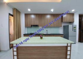 Cho thuê căn hộ 2 phòng ngủ / 2WC DT 105m2 tầng cao full tiện nghi #18 Triệu / Tháng Tel 0942811343 Tony  2059480