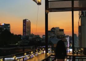 CẦN CHO THUÊ HOẶC SANG NHƯỢNG LẠI QUÁN ROOFTOP TẠI QUẬN 1 2100932