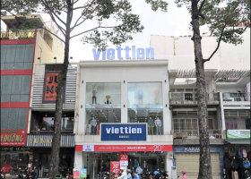 Cho thuê nhà 68 Lê Lợi, Q.1 - DT: 8.5x25m, trệt 2102680